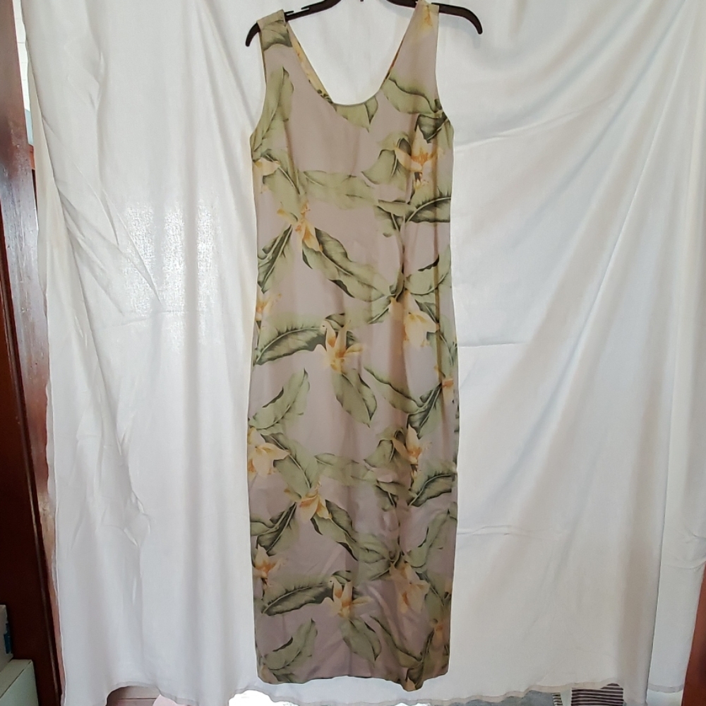 Tommy Bahama silk maxi dress sz. 6 VGUC